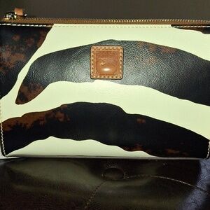 Dooney & Bourke "Janine" Crossbody Zebra Print🦓